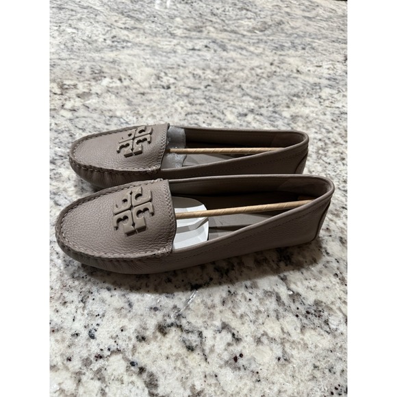 Tory Burch Lowell 2 Driver Tumbled Leather French Grey Loafers Size 8 - Picture 2 of 7